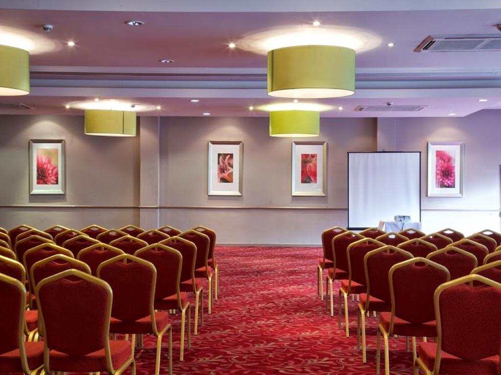 Stourport Manor Hotel Exterior photo